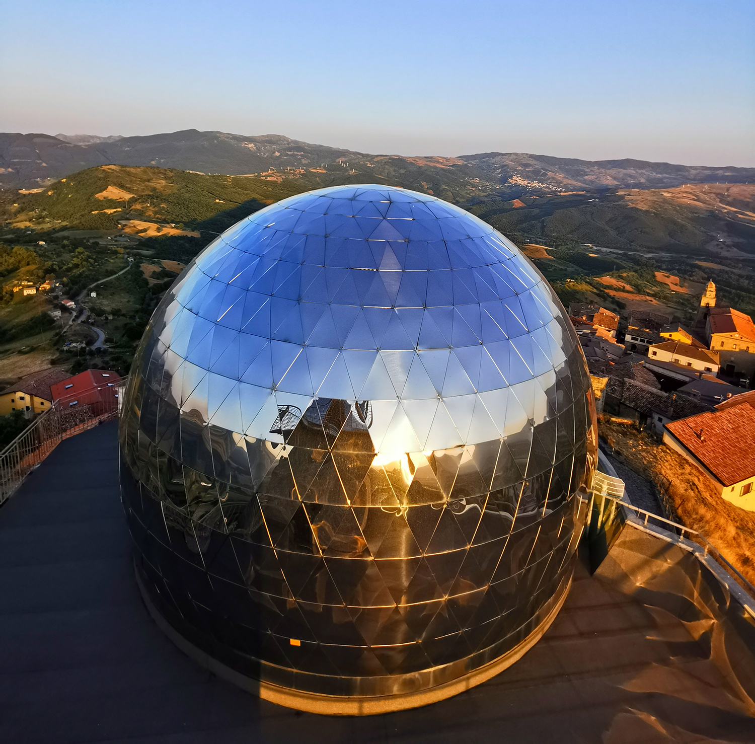 21/01 al Planetario di Imperia Meteoriti: alla scoperta delle origini del sistema  solare, spettacolo e laboratorio per bambini - Solidarietà&Lavoro